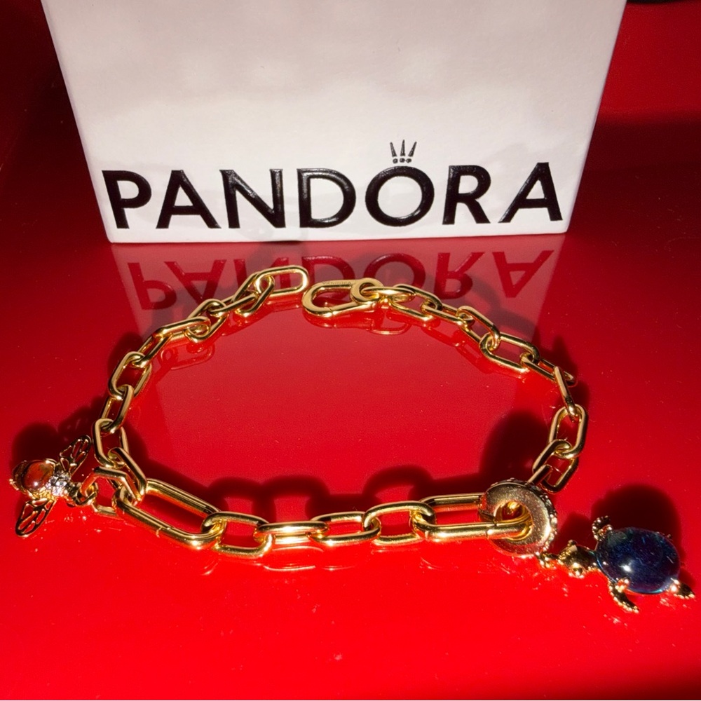 ✨ Authentic Pandora 8” Gold Link Charm Bracelet w/ Bee & Turtle Charms 💛 - Picture 14 of 15
